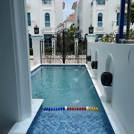 Spacious 6Br Villa Near Beach