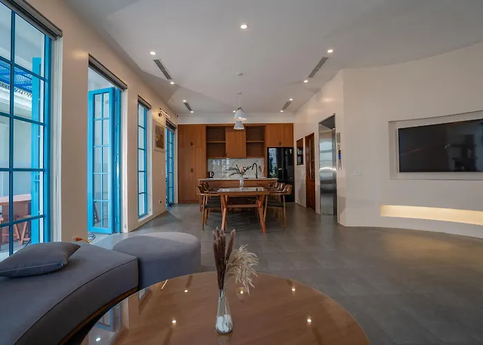 Spacious 6br Near Villa