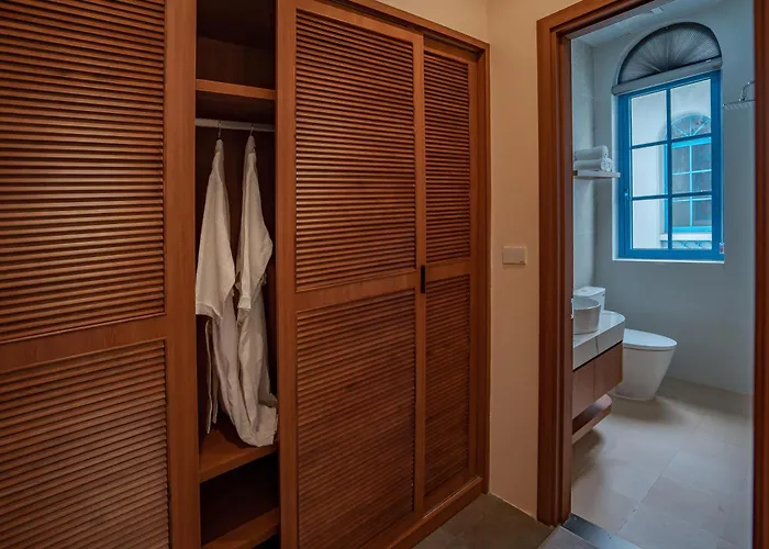Spacious 6br Near Villa