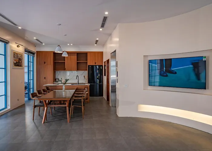 Villa Spacious 6br Near *
