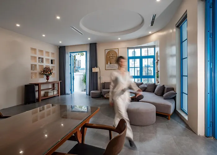 Villa Spacious 6br Near Ha Long