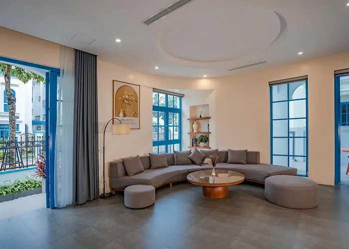 Villa Spacious 6br Near Ha Long