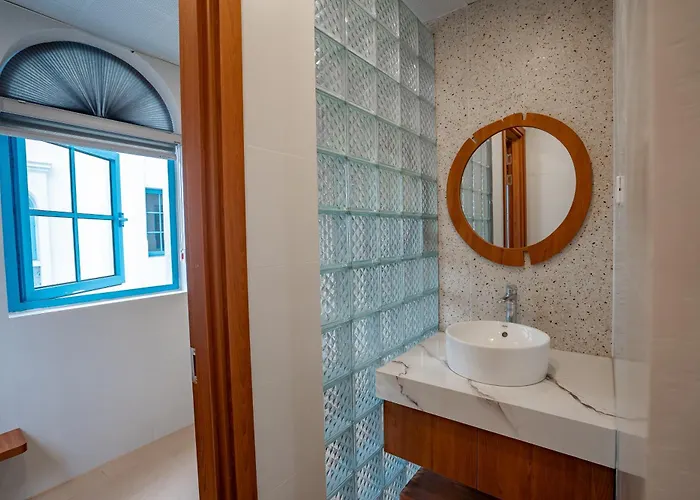 Villa Spacious 6br Near