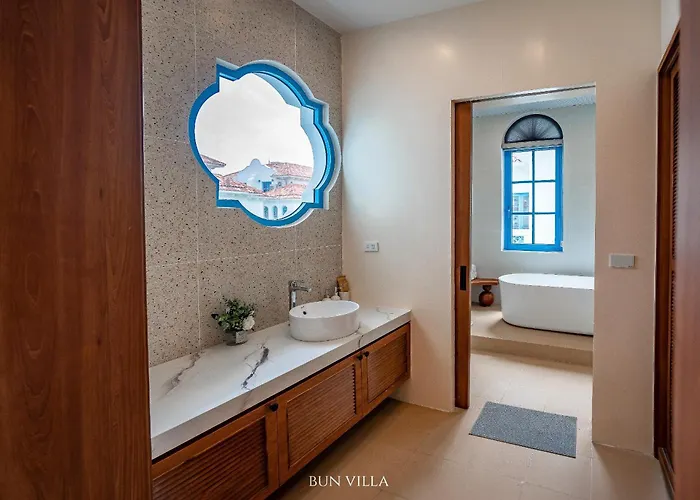 Spacious 6br Near *